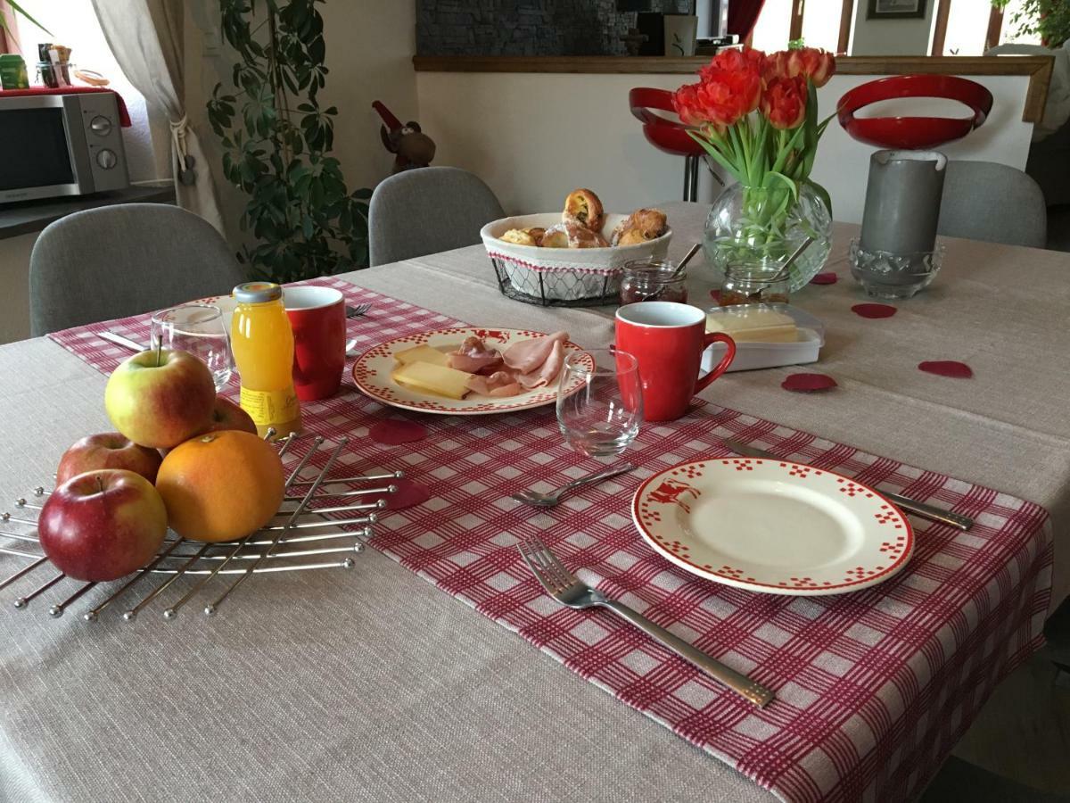 Les Appartements D'Estelle Ла Петит-Пиер Екстериор снимка