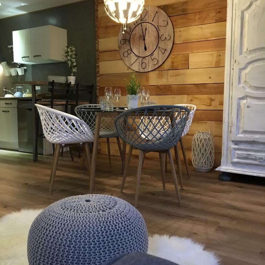 Les Appartements D'Estelle Ла Петит-Пиер Екстериор снимка